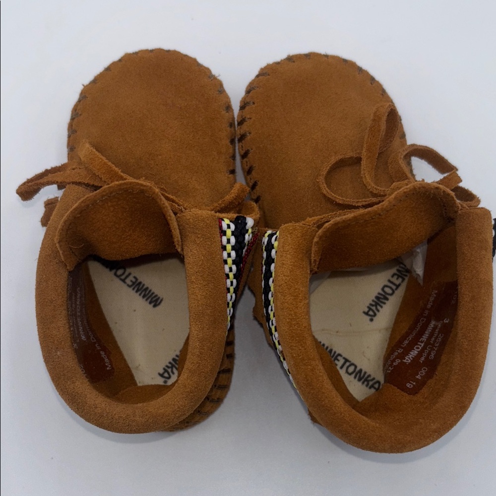 NWOT Minnetonka Brown Suede Infant Moccasin Booties Shoes - Picture 11 of 13